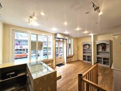 arriere-boutique-sur-cour