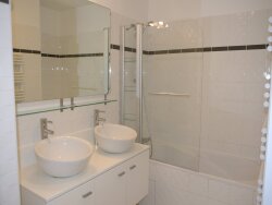 photo1
