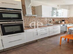 salle-bains-avec-balneo-et-douche