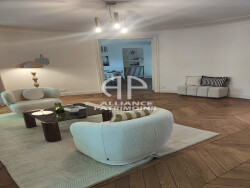 5-pieces-17555-m2-immeuble-hausmanien-