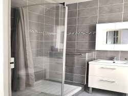 photo1