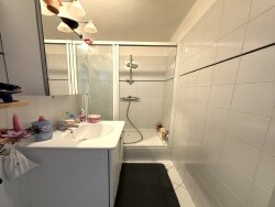photo1