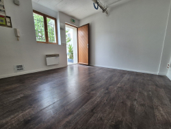 photo1
