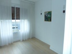 photo1