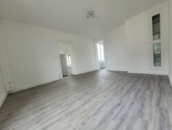 photo1