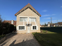 facade-arriere-avec-terrasse-et-barbecue