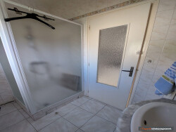 bureau-avec-acces-etage-et-garage