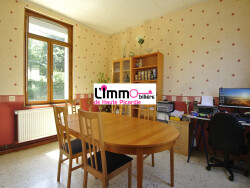 cuisine-ouverte-amenagee-et-equipee-
