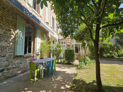 la-piscine-et-l-atelier