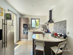 le-garage-et-la-terrasse-couverte-