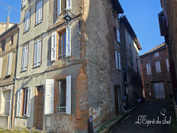 rabastens--une-maison-de-village