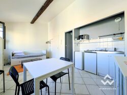 vue-degagee-place-de-l-equerre-et-faron