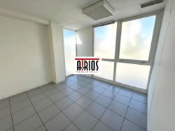 acces-bureaux-a-gauche