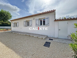 jardin-cloture-avec-stationnements