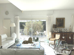 suite-avec-terrasse-et-apercu-mer