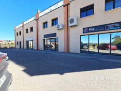 local-commercial-pourrieres-arriere