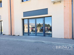 local-commercial-pourrieres-facade