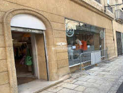 face-au-local-place-des-langres-hotel-4*