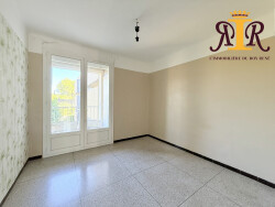 chambre-2-avec-coup-de-blanc-et-meubles