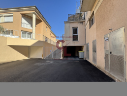 photo1