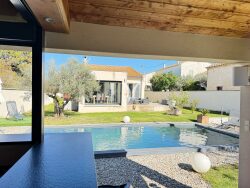 pool-house