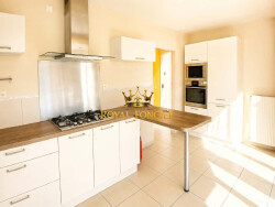 cuisine-independante-avec-espace-repas