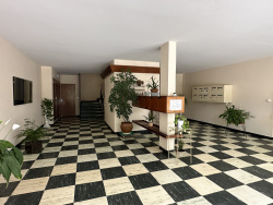 l-escalier-mene-au-second-etage