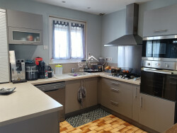 cuisine-ouverte-sur-espace-de-vie-