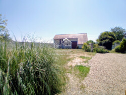 espace-salon-avec-nombreux-rangements-