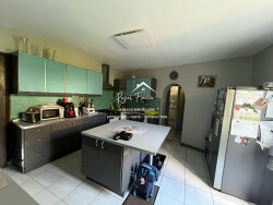 maison-principale---salle-de-reception-