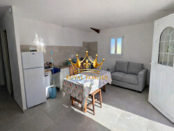 sejour-avec-coin-cuisine-de-20m2