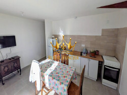 sejour-avec-coin-cuisine-de-20m2