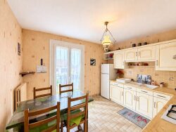 balcon-1er-etage-sejour-et-cuisine