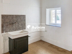 bureau-ferme-ou-espace-stockage