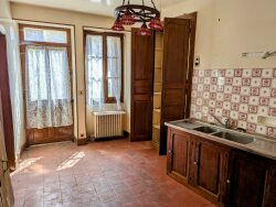 salon-sejour-avec-cheminee-et-parquet