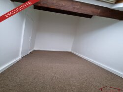 salle-de-bains-avec-toilettes