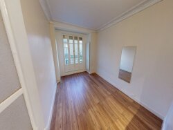 photo1