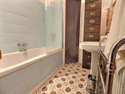 photo1