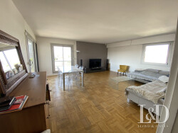 salle-a-manger-sur-balcon-angle