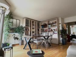 sejour-salon-av-acces-balcon-
