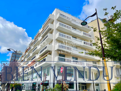 balcon-terrasse-du-bien-vendu-rue-ybry