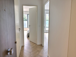 photo1