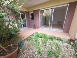 photo1