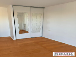 balcon-1-donnant-sur-rue-