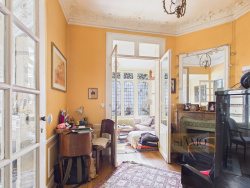 sejour-donnant-sur-la-terrasse