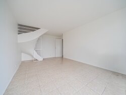 photo1