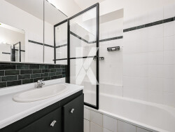 cuisine-ouverte-amenagee-et-equipee